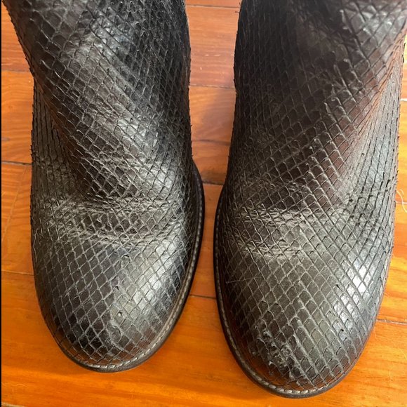 Heeled Black Textured Ankle Boots 36.5 - Picture 3 of 4